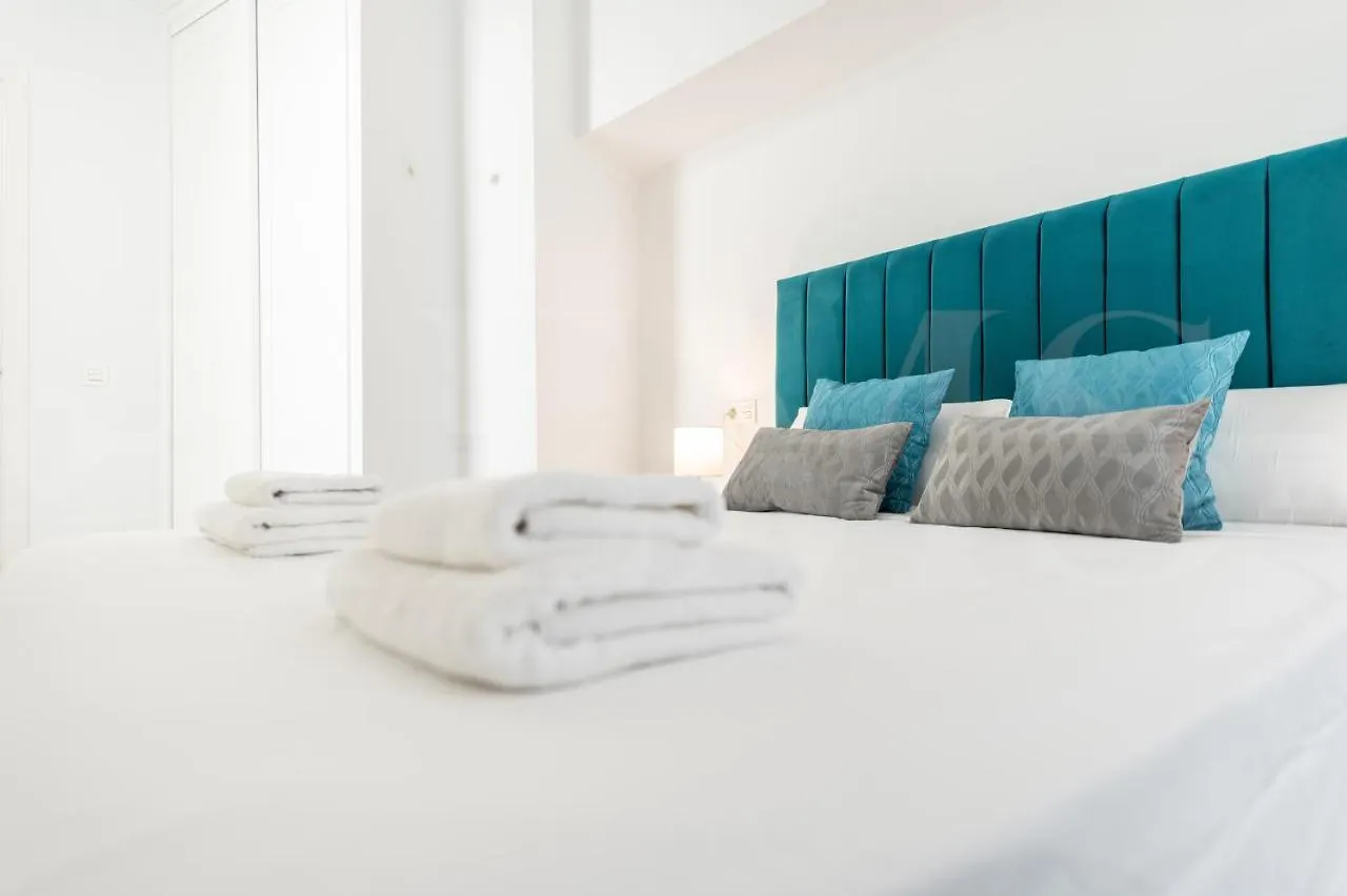 Spacious Duplex With Terrace By Picasso Museum By Rems Apartment Malaga 0*,  Spain